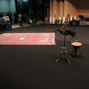 八代亜紀さんのコンサートに当店の絨毯が使われました！の画像